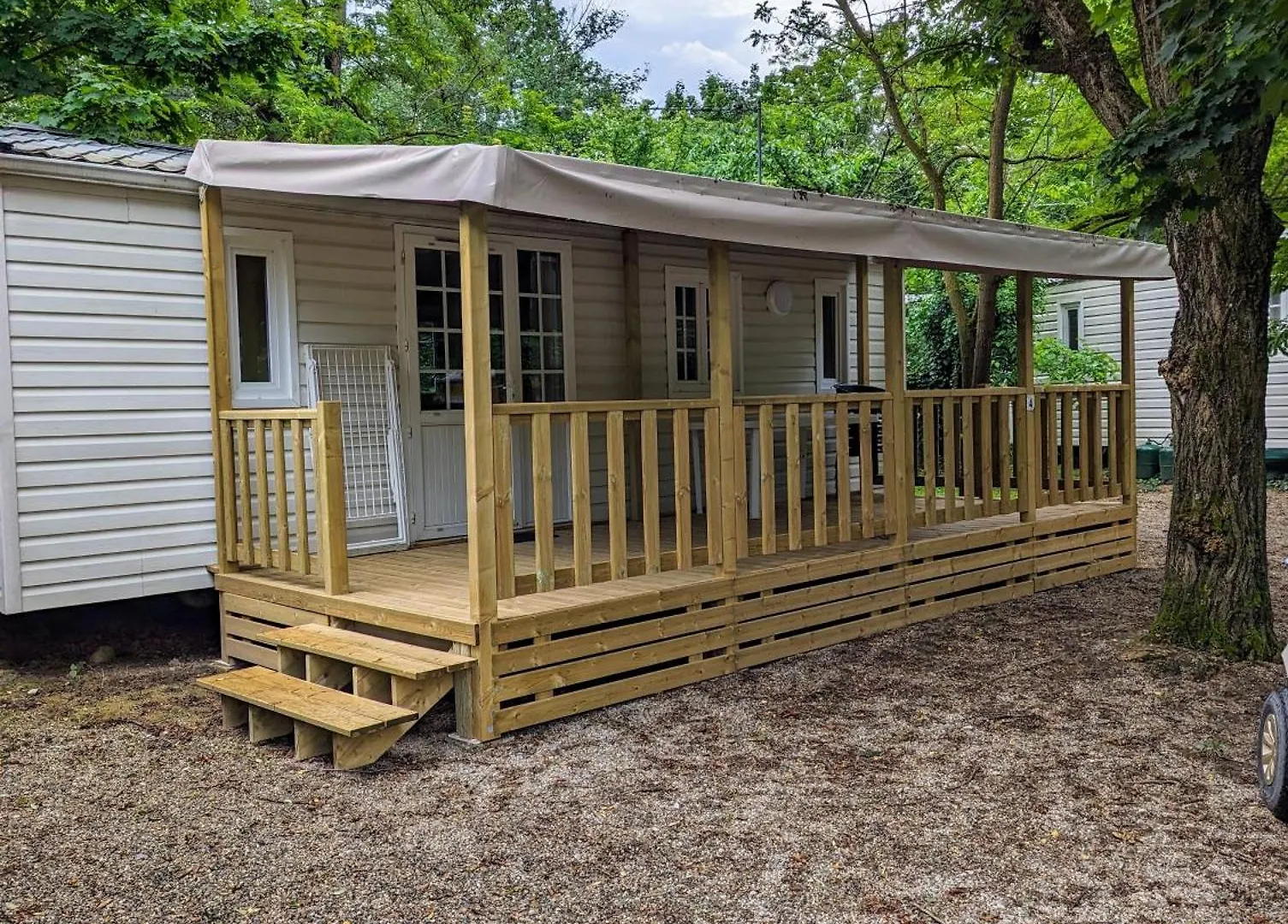 Campsite Camping Youpendi Tournon-sur-Rhone