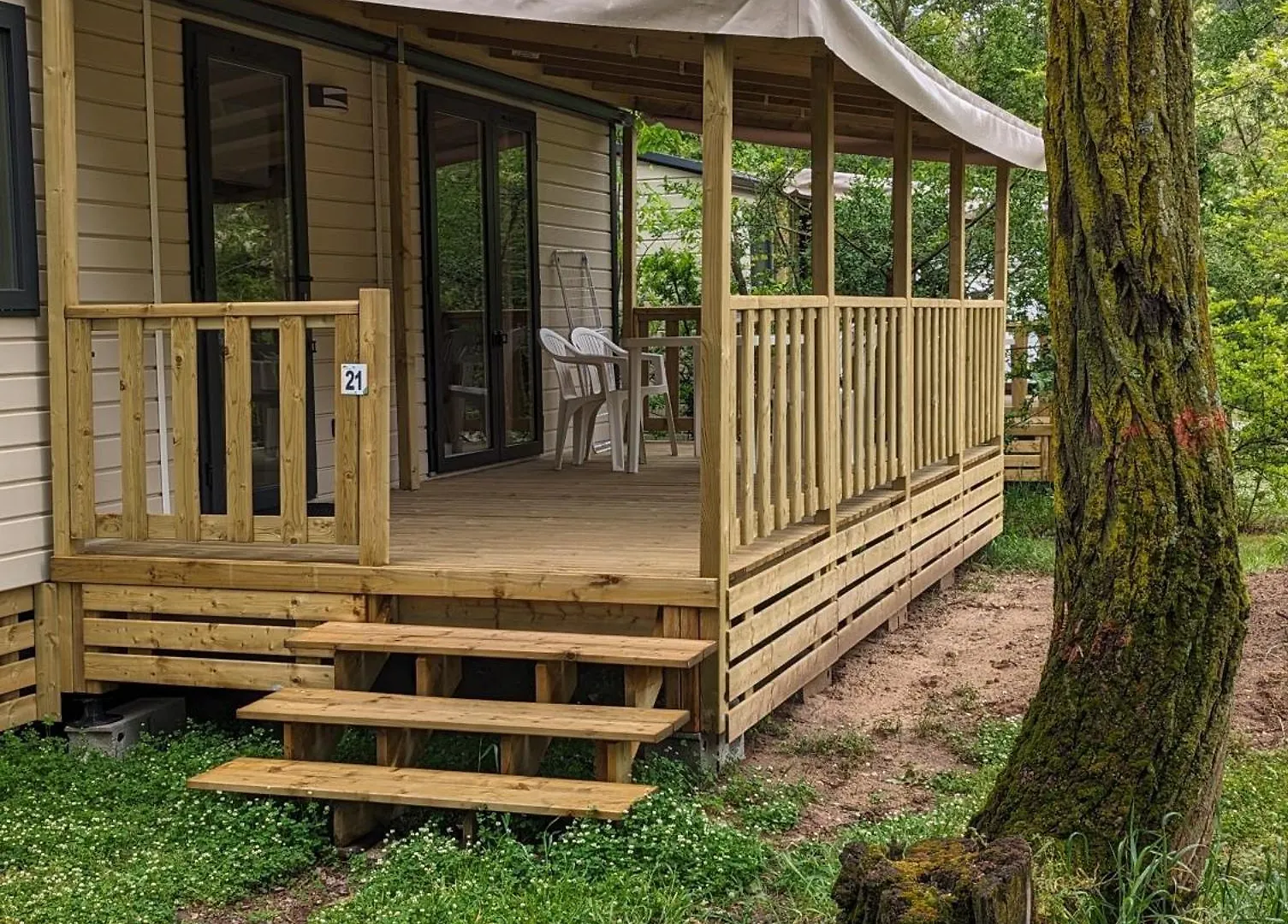 Camping Youpendi Tournon-sur-Rhone Campsite