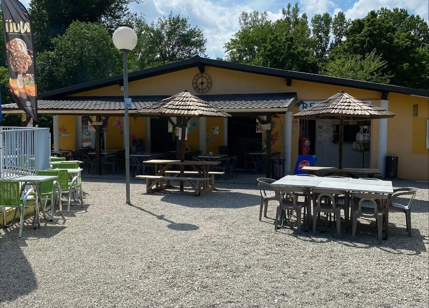 Camping Youpendi Tournon-sur-Rhone Campsite